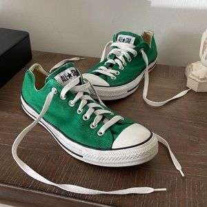 Converse - Chuck Taylor All Star Low Top | Size M9, W11